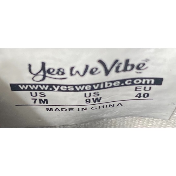 Deck shoes - Picture 3 of 5